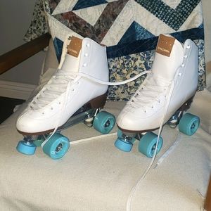 ROLLER DERBY / WOMEN'S ROLLER SKATES